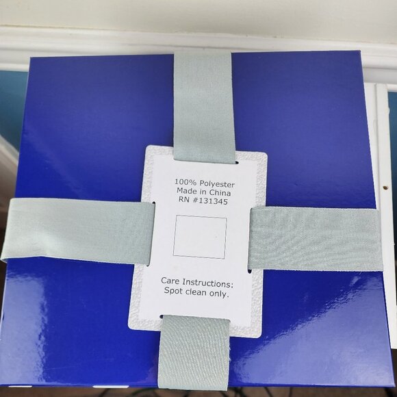 CM Studio Collection Flannel Plush Neck Pillow NWT - Picture 4 of 4